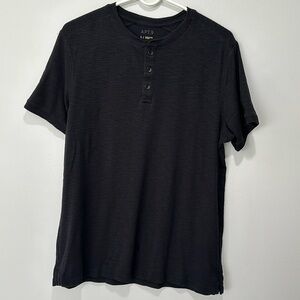 Men’s basic black t-shirt